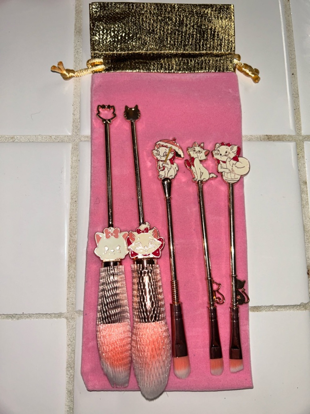 Cute Marie Cat-Themed Pink Makeup Brush Set